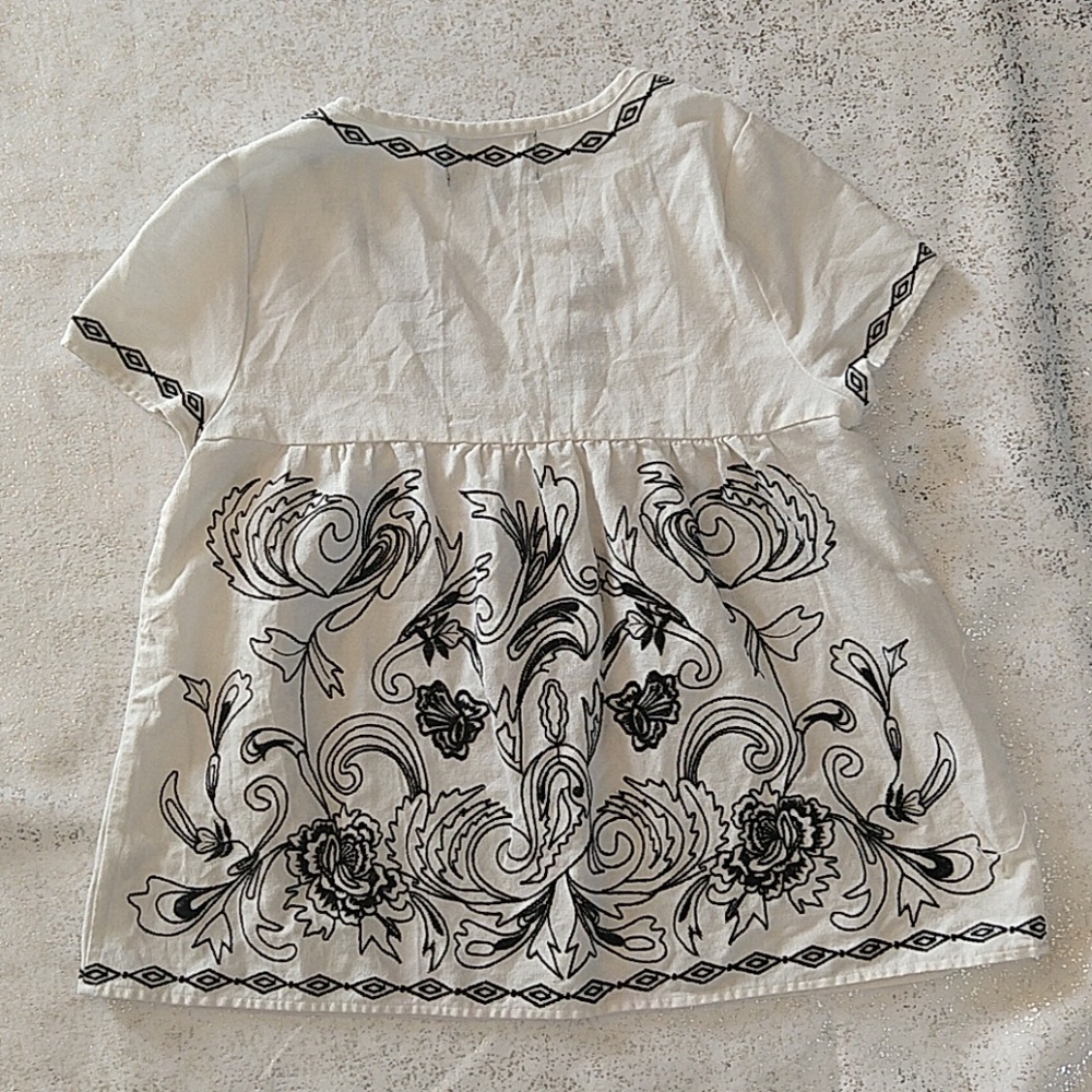 Embroidered Top - Picture 3 of 7